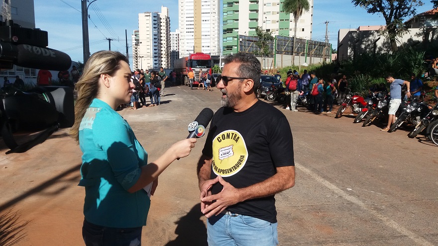 IMPRENSA FAZ AMPLA DIVULGAÇÃO DE PROTESTO DO SINTRACOM