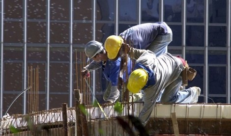 ABELHA EXPLICA OS BAIXOS SALÁRIOS NA CONSTRUÇÃO CIVIL