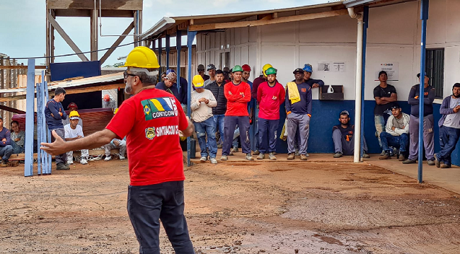 SINTRACOM VAI ATÉ CANTEIRO DE OBRA DA HVM NO MARIA APARECIDA PEDROSSIAN