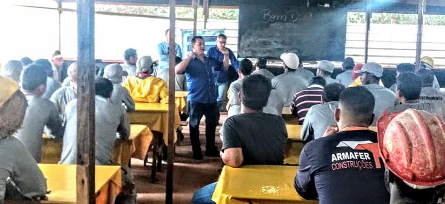 SINTRACOM VISITA CANTEIRO DE OBRA NO BAIRRO RITA VIEIRA