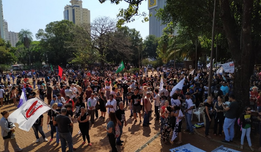 SBT FAZ REPORTAGEM SOBRE MANIFESTAÇÃO E ENTREVISTA JOSÉ ABELHA