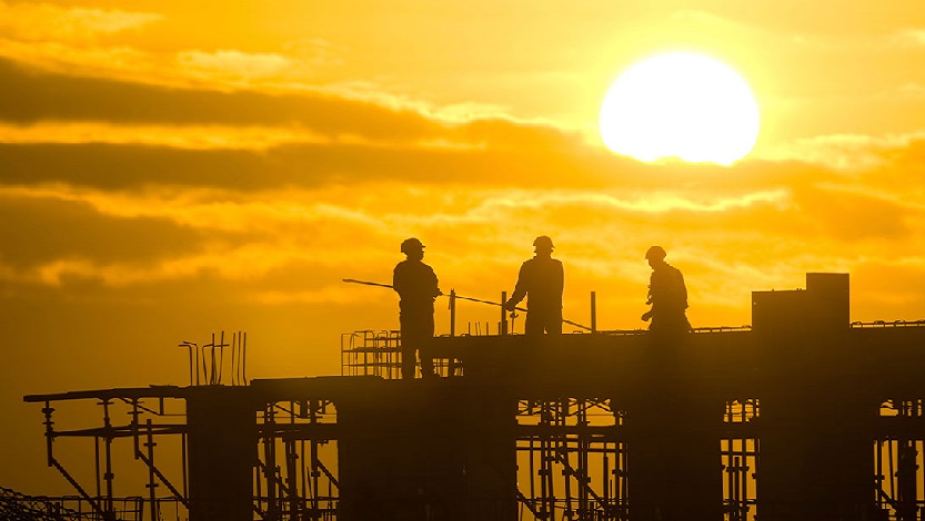 SINDICATO DA CONSTRUÇÃO CIVIL ALERTA PARA RISCOS POR CAUSA DAS ALTAS TEMPERATURAS